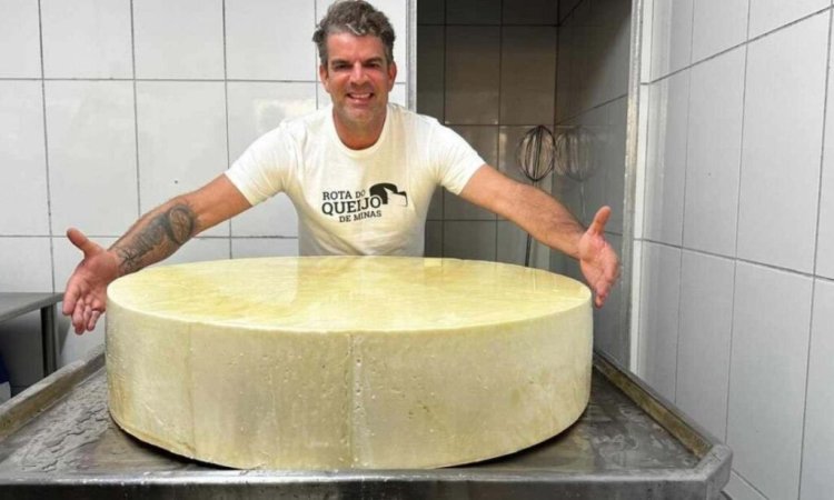 Mineiro faz maior queijo da Mantiqueira