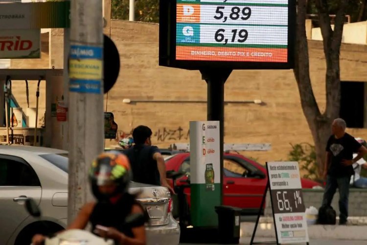 Gasolina por até R$ 6,64 em Juiz de Fora